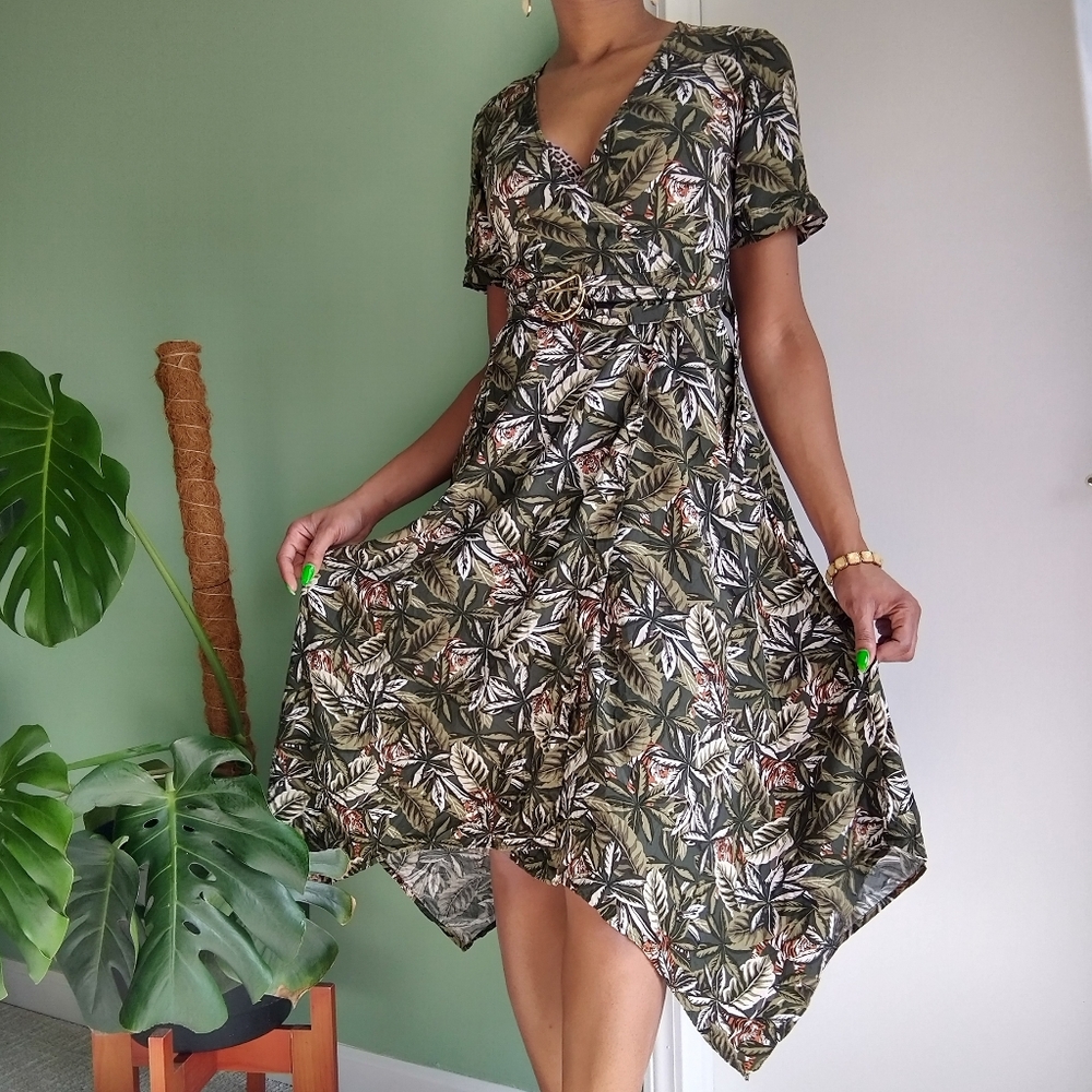 Banana republic's women green tiger printed handkerchief hem wrap dress - Picture 2 of 11